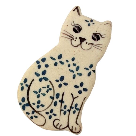 Blue & White Cat Brooch Pin 1 3/8" Signed THW Cute Kitty Kitten - Picture 6 of 13